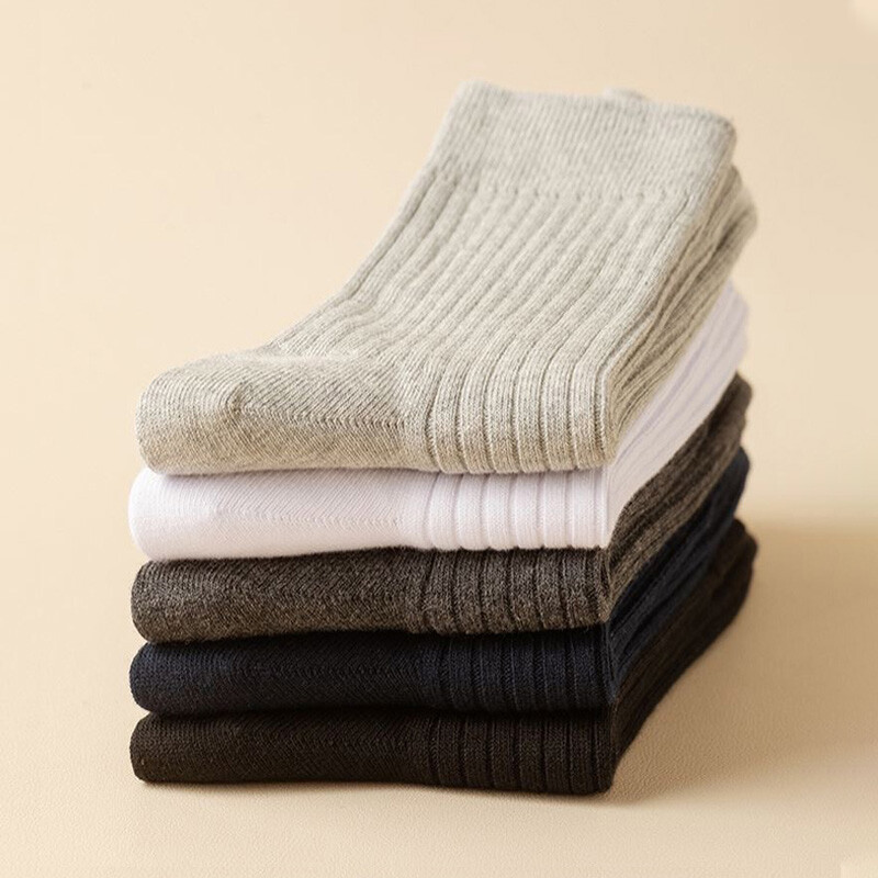 5 poros vyriškos vientisos spalvos vidutinio vamzdžio kojinės, prakaitą sugeriančios nemalonaus kvapo mišrios spalvos ilgos kojinės