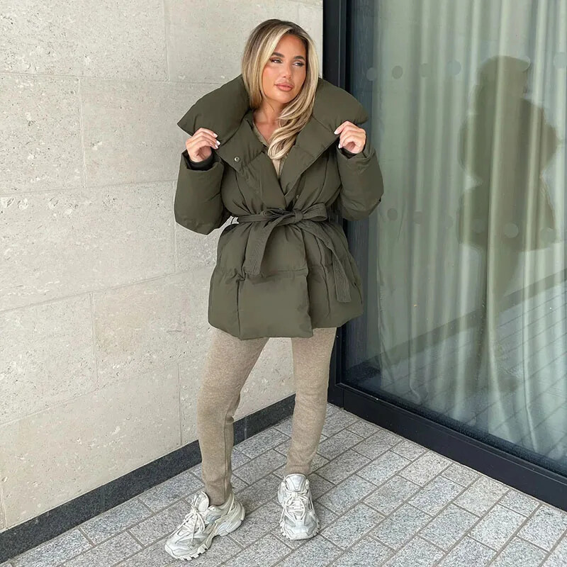 Dámske zimné kabáty s hrubým stojacím golierom Malina, elegantné jednofarebné krátke prešívané bundy s golierom