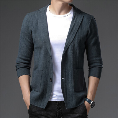 Nova dizajnerska marka vrhunske kvalitete 2023. Ležerna modna prugasta uska noćna muška pletena jakna sakoa Elegantna muška odjeća