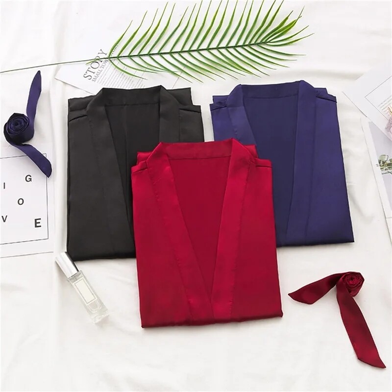 Naiste siidist satiinist lühike öömantel Soliidne kimonorüü Moodne vannimantel Seksikas hommikumantel Peignoir Femme pulmapruut pruutneitsi rüü