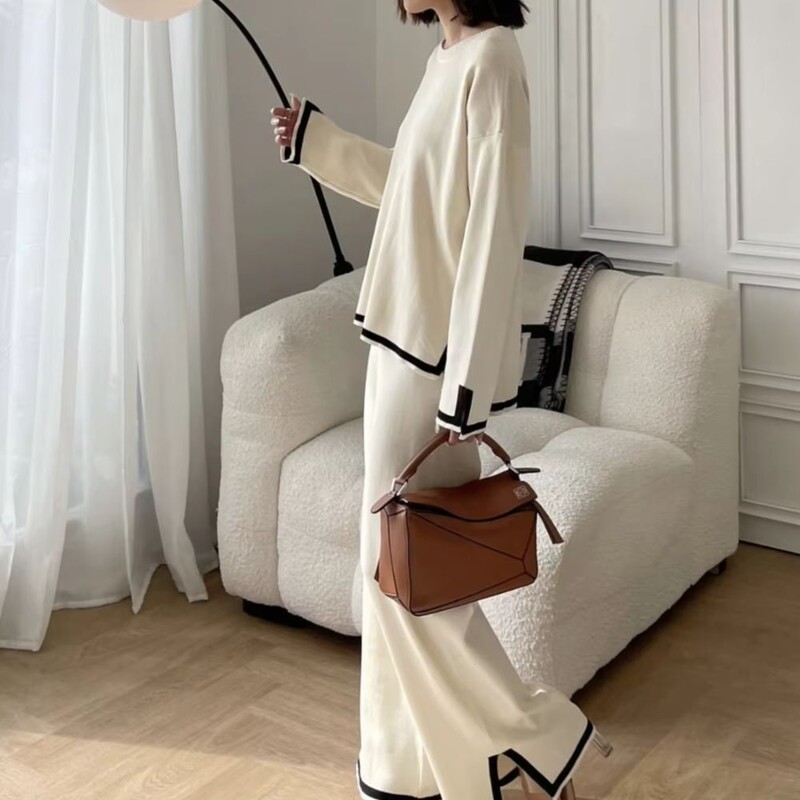 Elegáns szettek nőknek 2 db O-nyakú oldalsó hasított pulóver, hosszú ujjú pulóver, széles szárú nadrág szettek Irodai női őszi OL pulóver