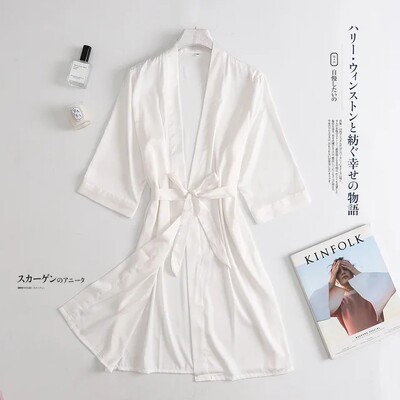 Robă de mireasă albă de nuntă pentru femei Rochie de dimineață cu mâneci 3/4 Lenjerie de noapte Cămașă de noapte lejeră Kimono din satin de mătase Halat de baie Lenjerie