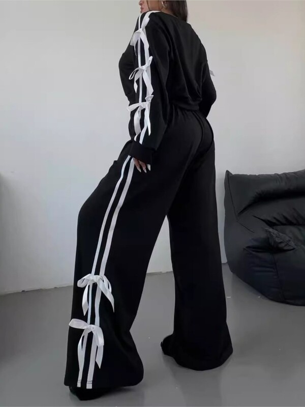 Madingas ilgomis rankovėmis O formos iškirpte apkarpytas viršus + plačios kelnės 2 dalių rinkinys moterims Rudeninis dryžuotas lanko dizainas Laisvas kostiumas Y2K