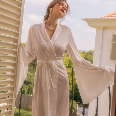 Biele nevesty dlhé svadobné župany nočné košele elegantné francúzske rozšírené rukávy kimono župan šaty jarné letné voľné saténové domáce oblečenie
