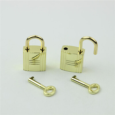 2db Négyzet alakú fém csattal forgatható zár csavarható kulcsos zárak rózsa arany barkács kézitáska pénztárca zárható táska alkatrészek bőr hardver kiegészítők