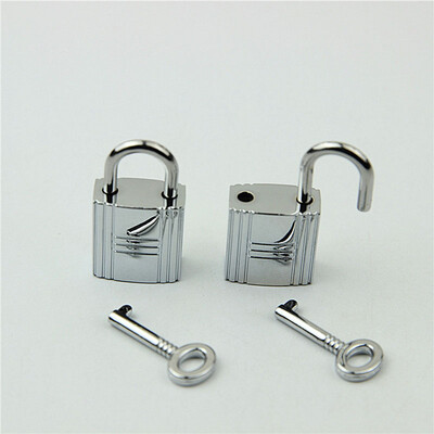 2db Négyzet alakú fém csattal forgatható zár csavarható kulcsos zárak rózsa arany barkács kézitáska pénztárca zárható táska alkatrészek bőr hardver kiegészítők