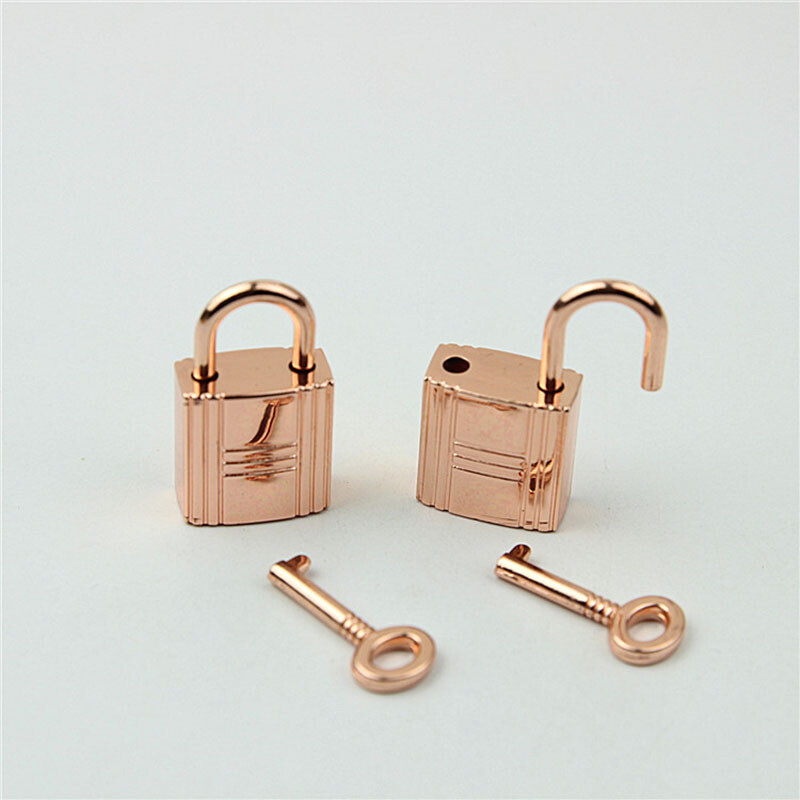 2db Négyzet alakú fém csattal forgatható zár csavarható kulcsos zárak rózsa arany barkács kézitáska pénztárca zárható táska alkatrészek bőr hardver kiegészítők