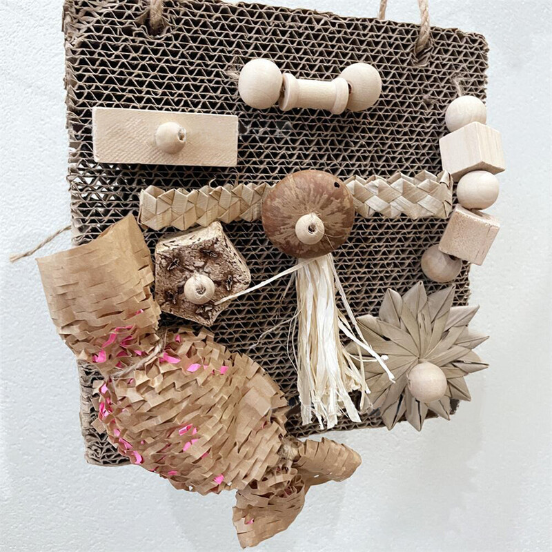 Paukščių kabantys žaislai Maitinimosi papūga žaislas su riešutmedžio trinkelėmis palmės kukurūzų lapeliais, paukščių medinio narvelio priedai, skirti papūgai