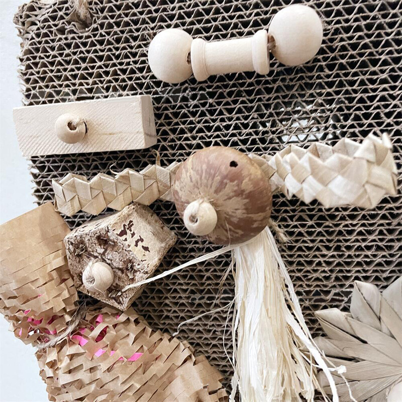 Paukščių kabantys žaislai Maitinimosi papūga žaislas su riešutmedžio trinkelėmis palmės kukurūzų lapeliais, paukščių medinio narvelio priedai, skirti papūgai