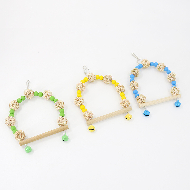 Paukščių sūpynės žaislas, medinis papūgos ešerio stovas su kramtomaisiais karoliukais, narvelio žaidimų aikštelė, skirta papūgėlių paukščių papūgos priedams