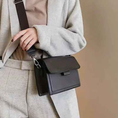 Dámska kabelka cez rameno 2024 Nová trendy široký ramenný popruh/retiazka malá štvorcová kabelka retro ležérna jednoduchá chlopňová crossbody kabelka pre ženy