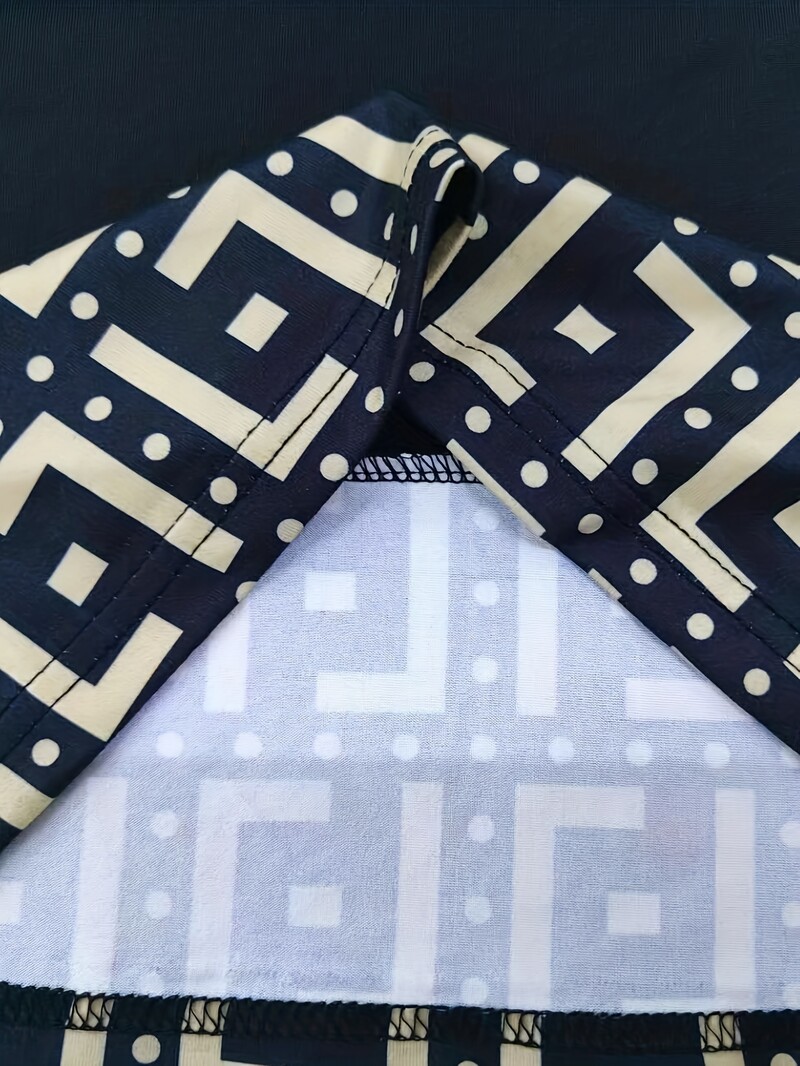 Nagy méretű, kiszélesedő szárú nadrág - nagy nyúlású, elegáns poliészter kötött anyagból, rugalmas derékrészből, egyszínű, egész évszakban használható hétköznapi viselet