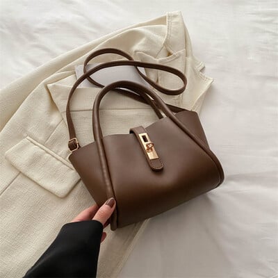 2025-ös új Pu bőr flitteres zártáska, egyszerű és divatos koreai kézitáska, sokoldalú textúrájú ingázó kereszttartó táska