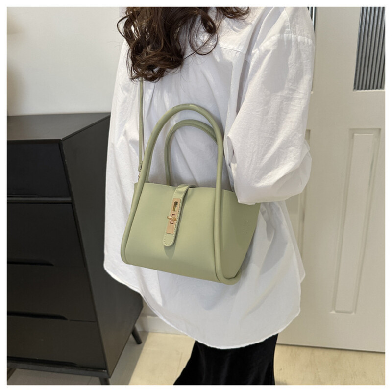 2025-ös új Pu bőr flitteres zártáska, egyszerű és divatos koreai kézitáska, sokoldalú textúrájú ingázó kereszttartó táska