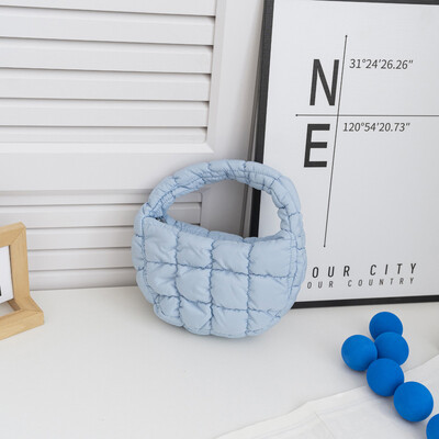 Módna mini prešívaná taška Puffer Tote, prešívaná kruhová kabelka na telefón, elegantná fialová mäkká nylonová polstrovaná kľúčenka, jednoduchá trendy kabelka