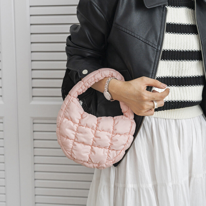 Módna mini prešívaná taška Puffer Tote, prešívaná kruhová kabelka na telefón, elegantná fialová mäkká nylonová polstrovaná kľúčenka, jednoduchá trendy kabelka