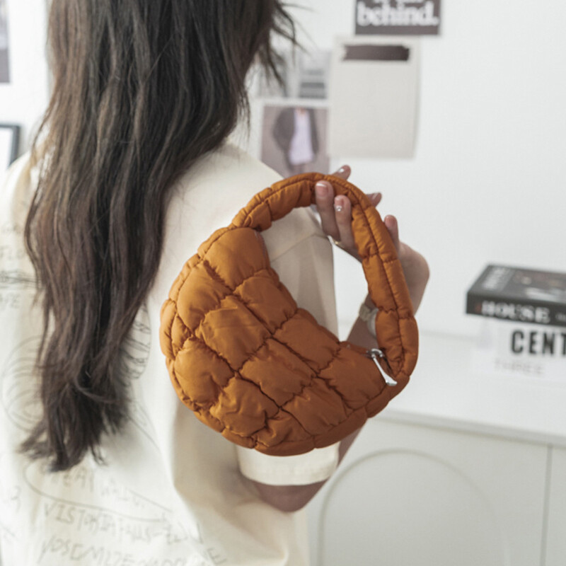 Módna mini prešívaná taška Puffer Tote, prešívaná kruhová kabelka na telefón, elegantná fialová mäkká nylonová polstrovaná kľúčenka, jednoduchá trendy kabelka