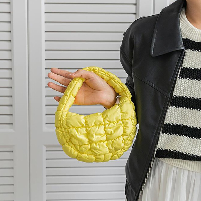 Módna mini prešívaná taška Puffer Tote, prešívaná kruhová kabelka na telefón, elegantná fialová mäkká nylonová polstrovaná kľúčenka, jednoduchá trendy kabelka