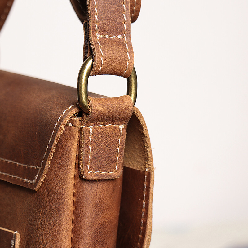 Retro preklápacia čierna malá kabelka cez rameno pre mužov z pravej kože, crossbody kabelky s menším dizajnom, jednoduchá pánska taška na mobilný telefón