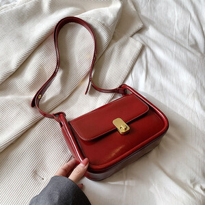 Egyszínű PU bőr kereszttestű női táskák 2023 tavaszi divat válltáskák Luxus kézitáskák és pénztárcák Női füles