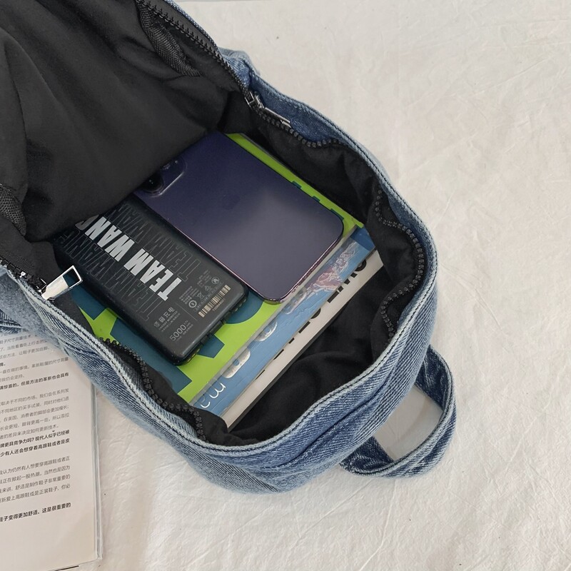 Klasszikus, népszerű egyszínű farmer hátizsák, kényelmes anyagból, nagy kapacitással, alkalmas üzleti utazáshoz, ingázáshoz