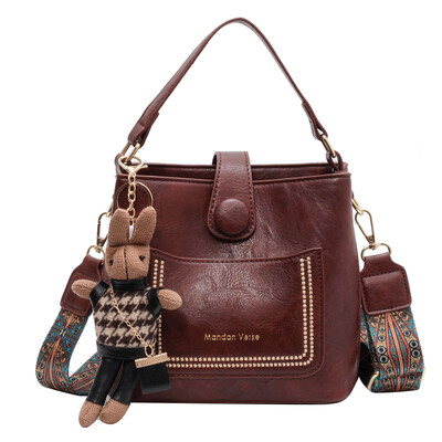 Horúca predajná vintage jednoduchá malá PU kožená crossbody kabelka pre ženy 2023 dizajnérska módna luxusná čierna kabelka cez rameno
