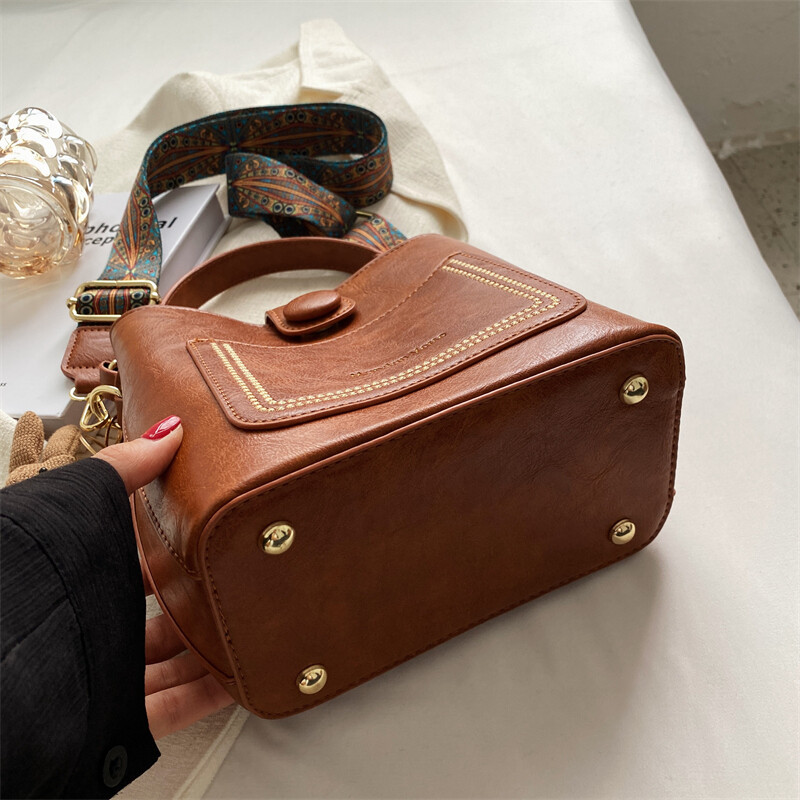 Horúca predajná vintage jednoduchá malá PU kožená crossbody kabelka pre ženy 2023 dizajnérska módna luxusná čierna kabelka cez rameno