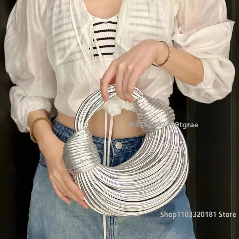 Aukštos klasės auksinis krepšys moteriškas rankinės mados dizainerio sidabrinis rankomis austas kryžminio kūno krepšys Prabangus nišos dizainerio pečių krepšys Naujas 2024 m.