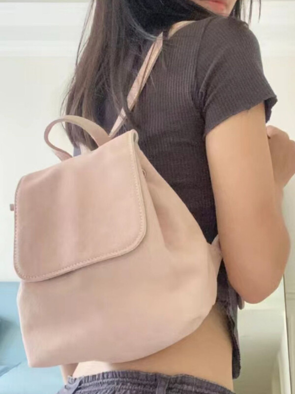 Dirbtinės zomšos kuprinės su atvartais Moteriškos senovinės klasikinės laisvalaikio didelės talpos prašmatnus korėjietiško stiliaus koledžo populiarūs mergaitiški studentų krepšiai