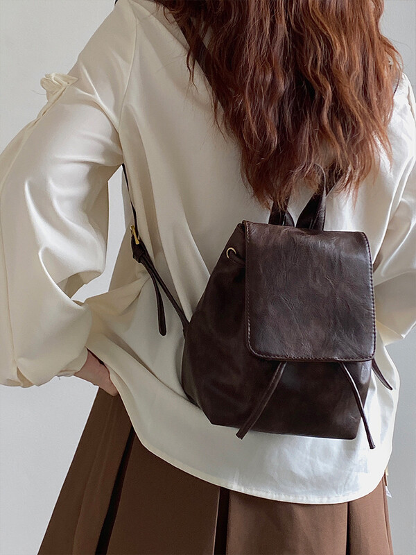 LEFTSIDE kis retro, egyszerű bőr háti hátizsák nőknek Divattervező Vintage hátizsák 2023 Divatos tanulói iskolatáskák