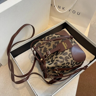 Leopard kis PU bőr női vödör Crossbody táskák 2024 őszi Designer válltáska Luxus márkájú női kézitáska Lady Trend Tote