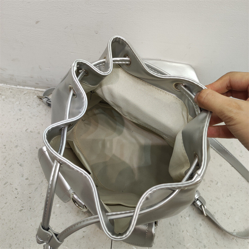 Y2K vintage ezüst női hátizsák PU bőr iskolatáskák tinédzsereknek lányoknak luxus hátizsákok kis húzózsinóros háti hátizsák