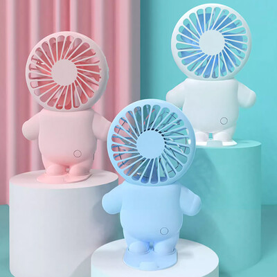 Vasaras uzlādējams mazs ventilators pārnēsājams rokas USB Mini Astronaut ventilators galda ventilators āra kempinga kabatai mazs ventilators ar pamatni