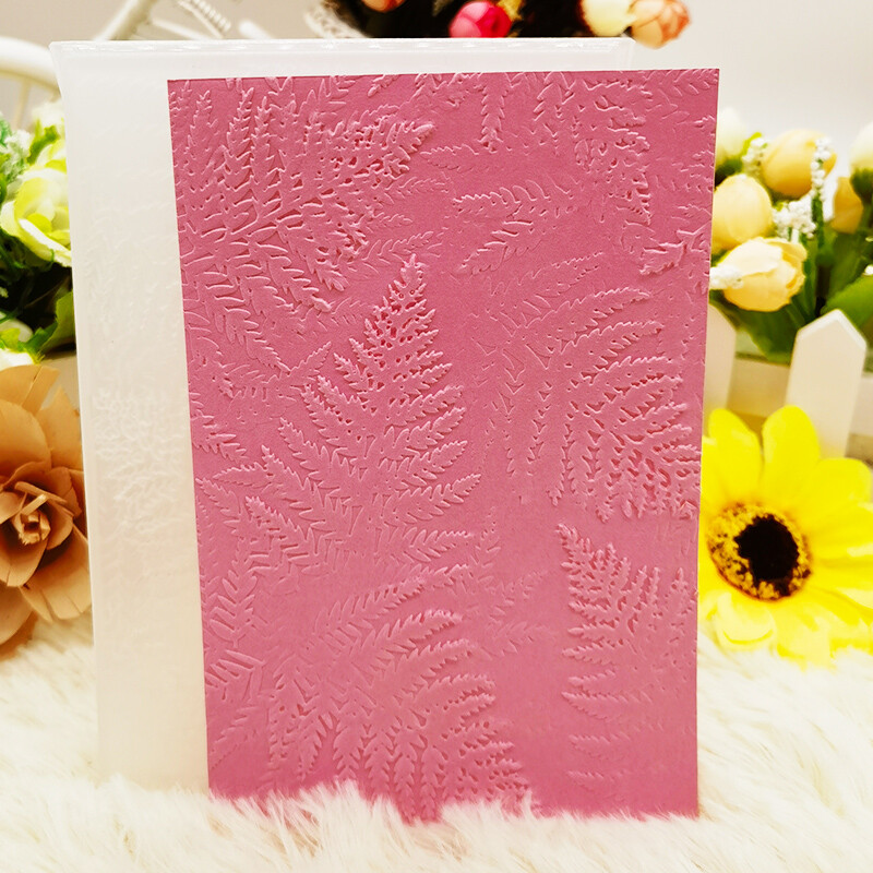 Az új Fern 3D dombornyomott mappát kártyakészítéshez használják Scrapbook barkácsolási eljárással díszítő cikkekhez
