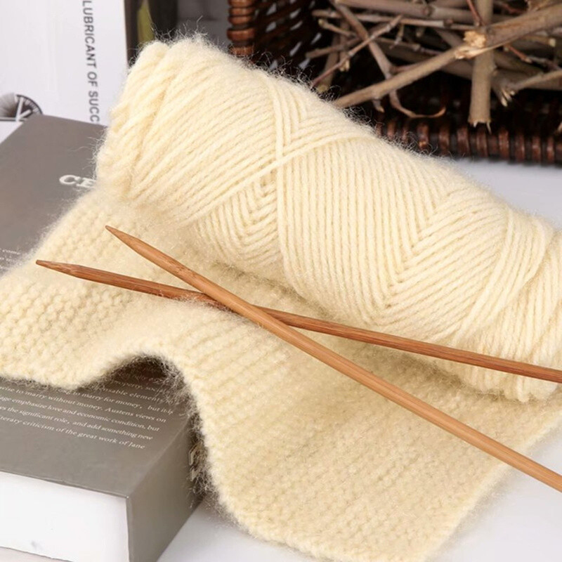 Priadza veverička, stredne hrubá, mäkká, svetlá hodvábna niť, ručne vyrobené, DIY pletenie, šijacie potreby, háčkovaná šatka, čiapka 75g