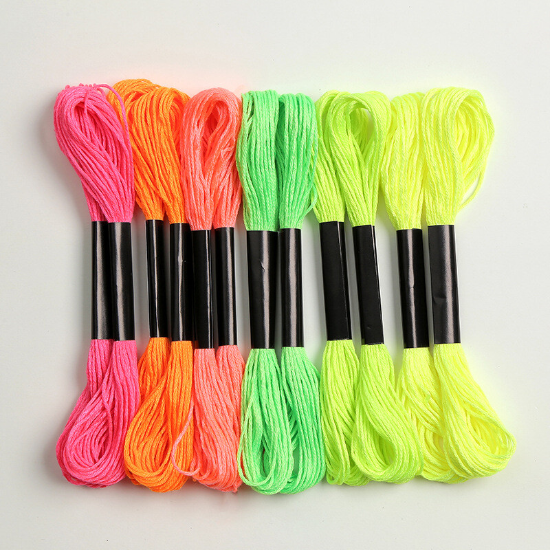 Siuvinėjimo kryželiu siūlu dažymo linijos siūlai „pasidaryk pats“ apyrankės siuvimo siūlai Daugiaspalviai siuvinėjimai