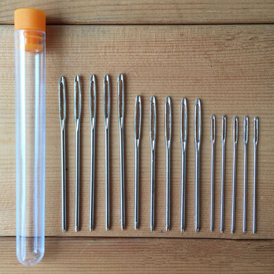 9 db nagy szemű, tompa varrótű keresztszemes kötőtű, kézzel készített bőr hímző cérna tűvarró kellékek