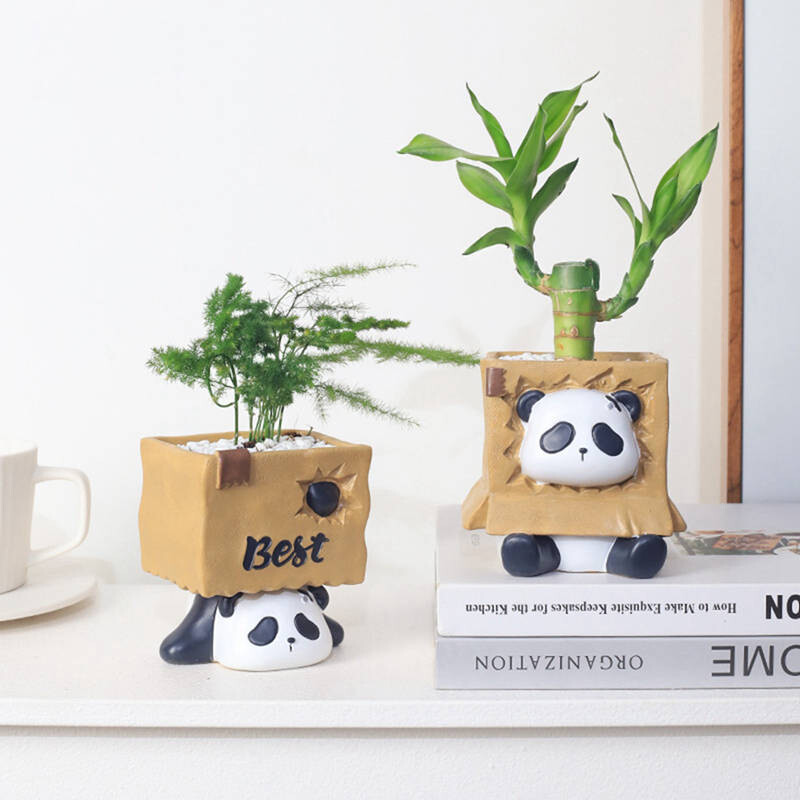 Kreslený panda tvarovaný malý kvetináč, záhradný dekoratívny kvetináč na sukulenty, živicový kontajner, dekorácie na stôl