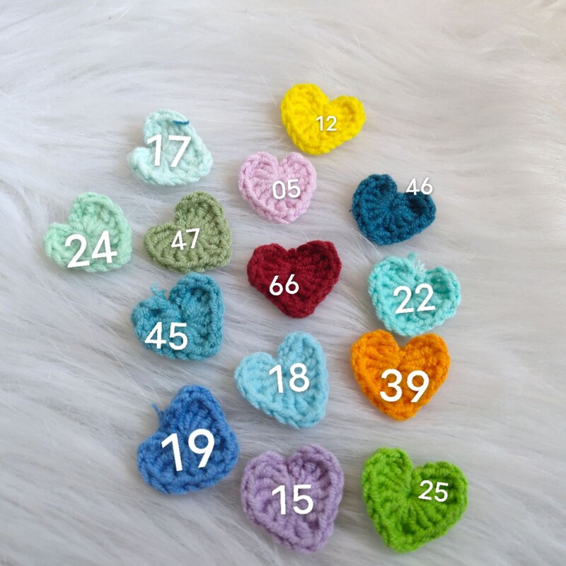 20 ks farebných bavlnených háčkovaných pletených ozdôb so srdiečkami 2,2 cm, DIY vlasové sponky, dekorácie, ručne vyrobené remeslá, látková pasta, doplnky