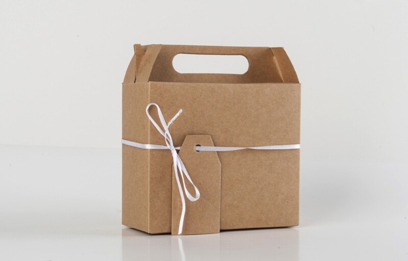 10 vnt 8,5x7 cm kraftpopieriaus dovanų paketas su dekoratyvinėmis etiketėmis ir vakarėlio saldainių maišelis kvadratinė pakavimo popierinė dėžutė