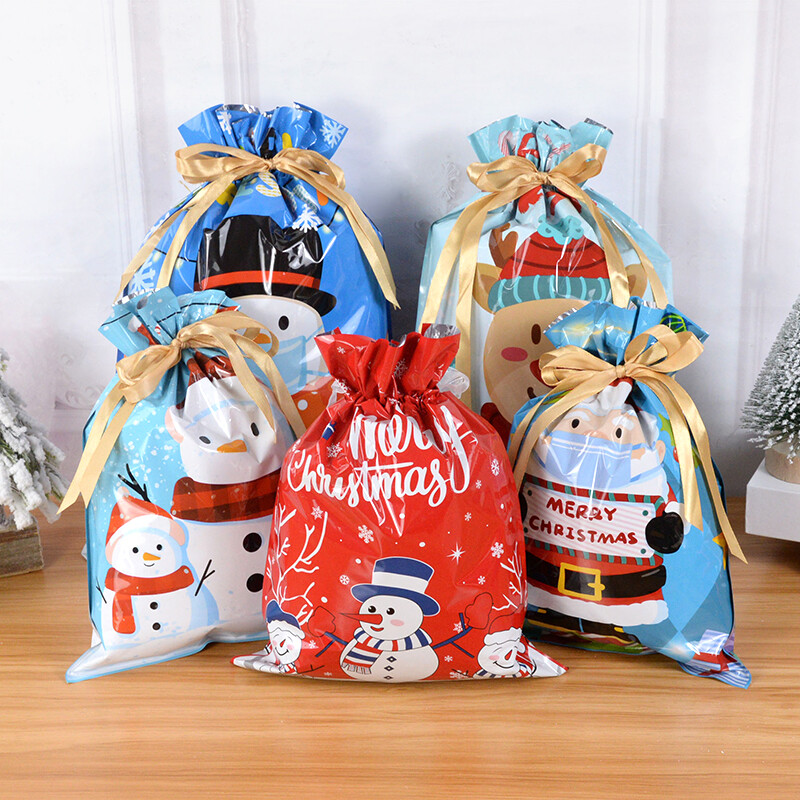5db karácsonyi húzózsinóros ajándéktasakok lakberendezési műanyag zacskó ajándékokhoz Újrafelhasználható tárolótasak Karácsonyi party dekorációs kellékek