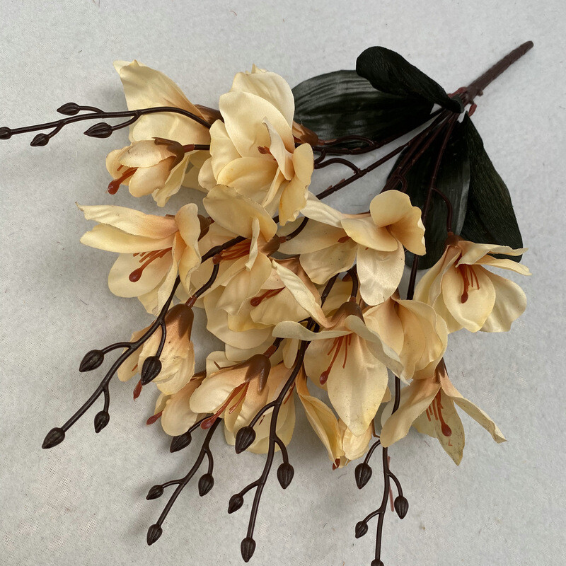 Svežanj umjetnog cvijeća Jesen Magnolija Dekoracija doma Vanjski vrt Dekoracija poda Tkanina Magnolija Dekoracija vjenčanja