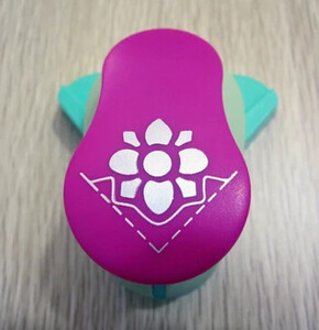 Νέο φανταχτερό ανάγλυφο γωνιακό χαρτί εκτύπωσης καρτών κοπής Λεύκωμα Λεύκωμα σε σχήμα μεγάλη συσκευή ανάγλυφου Hole Punch Kids Handmade Craft