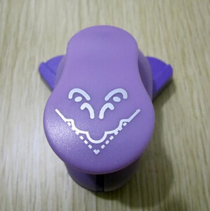 Νέο φανταχτερό ανάγλυφο γωνιακό χαρτί εκτύπωσης καρτών κοπής Λεύκωμα Λεύκωμα σε σχήμα μεγάλη συσκευή ανάγλυφου Hole Punch Kids Handmade Craft