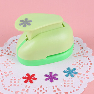 Δωρεάν αποστολή 1,5cm 5/8`` DIY Paper Cutter Eva Foam Maker Puncher Scrapbooking Cut Saving for Kid Hole Craft Punch Flower Furador