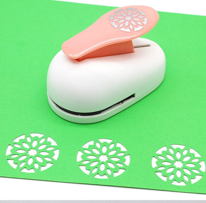 Ingyenes szállítás Nagy díszes szegély dombornyomásos scrapbooking kézzel készített éleszköz barkács papírvágó Kézműves ajándék perforadora de papel