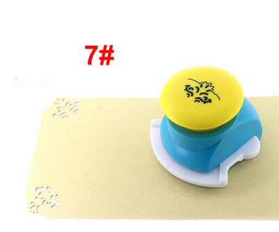 Reljefinis „pasidaryk pats“ kampinis popierius, spausdinimo kortelių pjaustytuvas Dovanų iškarpų knygelės formuotojas Mažas reljefinis įtaisas Rankų darbo skylių perforatorius vaikams