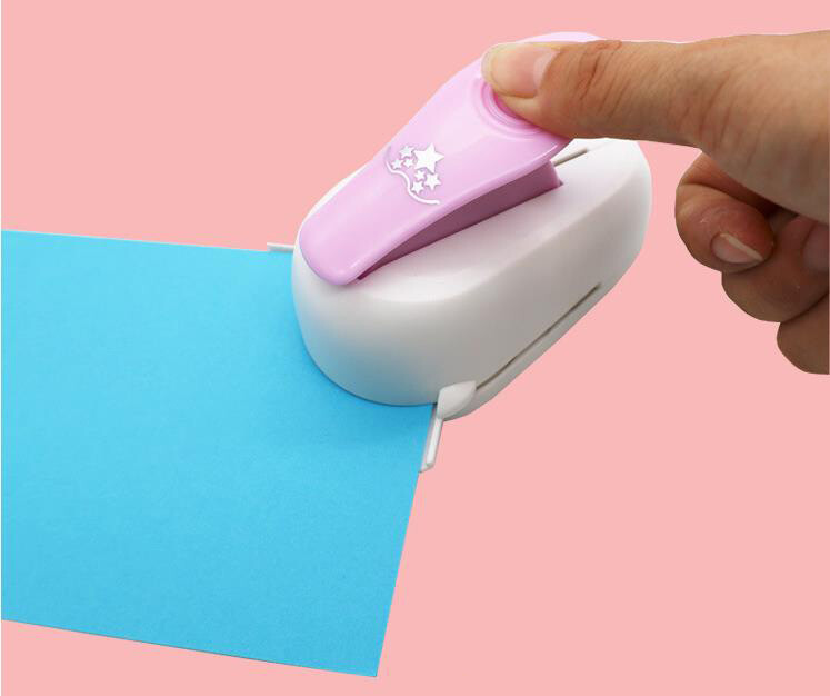 „Pasidaryk pats“ kampinis perforatorius, reljefinis popierius kampinis pjaustytuvas.