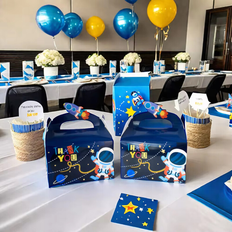 12 DB Outer Space Astronaut Party Favors Táskák matricákkal édességzsákok gyerekeknek Sincece témájú születésnapi parti