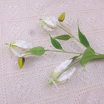 3 hlavy Flame Lily dlhá vetva Umelé kvety bytové dekorácie Párty Svadobné dekorácie Flores artifiales darčeky na Valentína